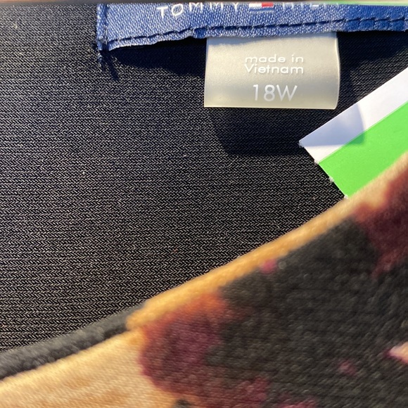 Tommy Hilfiger - tan and black floral dress - 3/4 length sleeve - size 18w - Picture 6 of 8